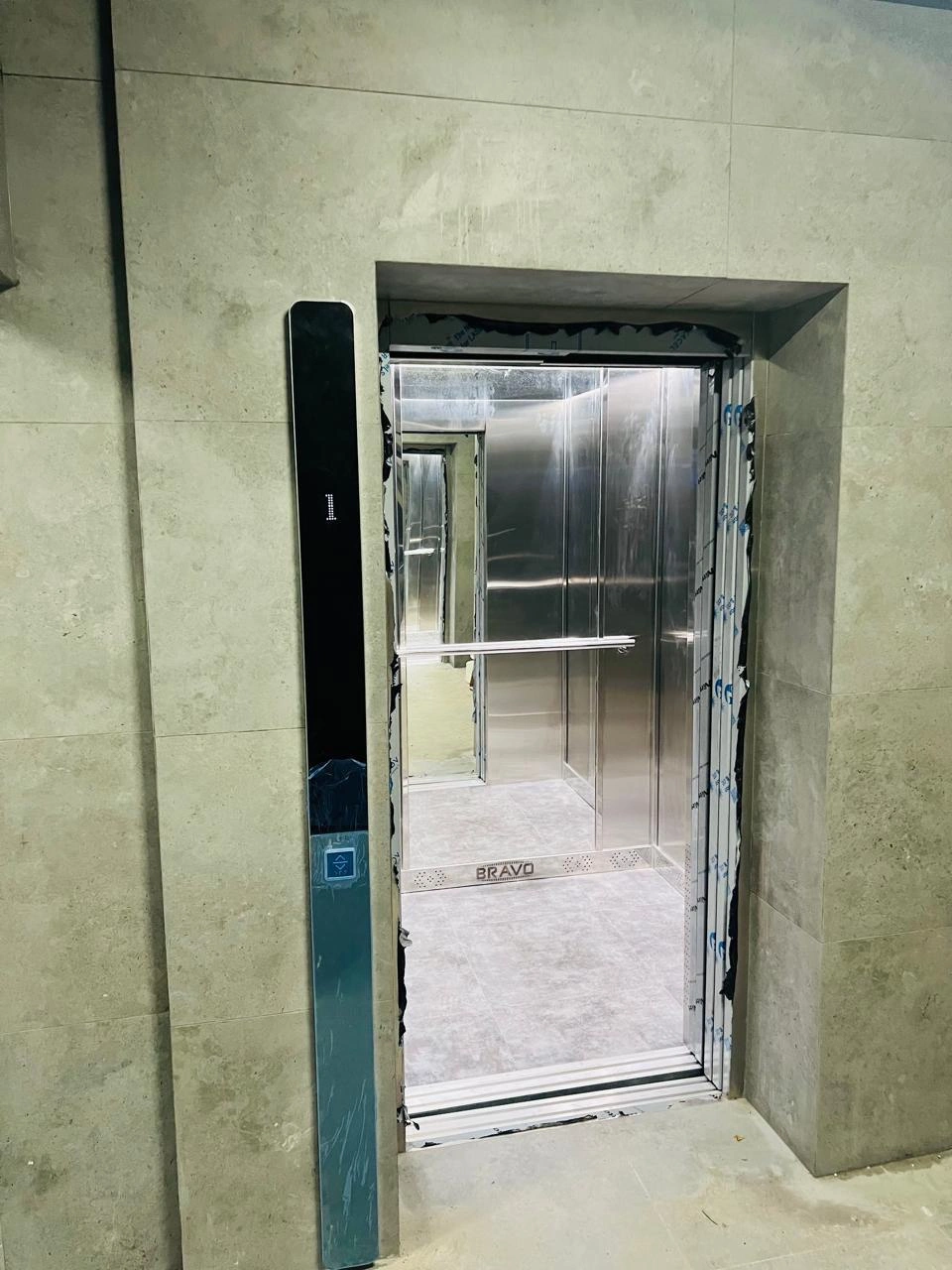 Сучасні ліфти для нового житлового комплексу