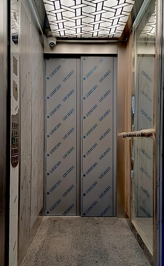 Внутрішня частина ліфта Bravo